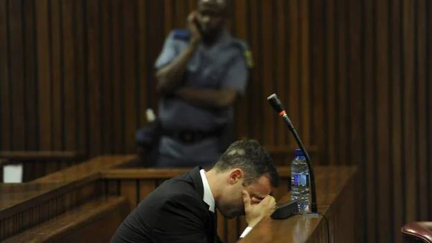 Pistorius espera su condena por matar a su novia