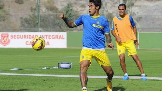 Araujo: «Estoy feliz por firmar por cinco años más»