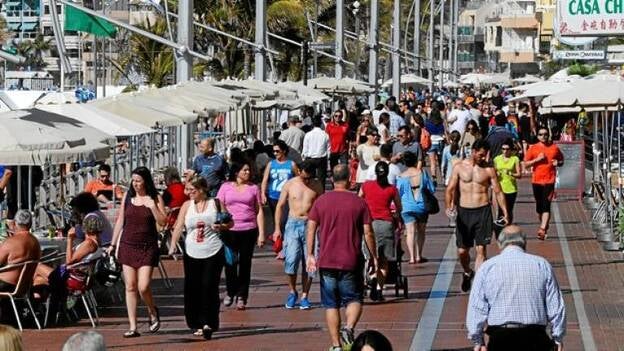 Costas reclama la lista de terrazas de Las Canteras