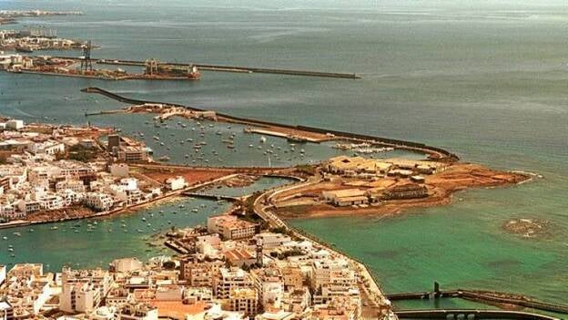 Las costas de Lanzarote y Fuerteventura se quedan sin protección