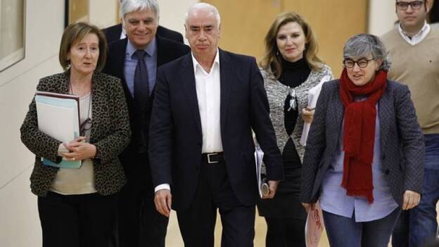 Cuatro CCAA piden a Wert que aplace un año la Lomce en ESO y Bachillerato