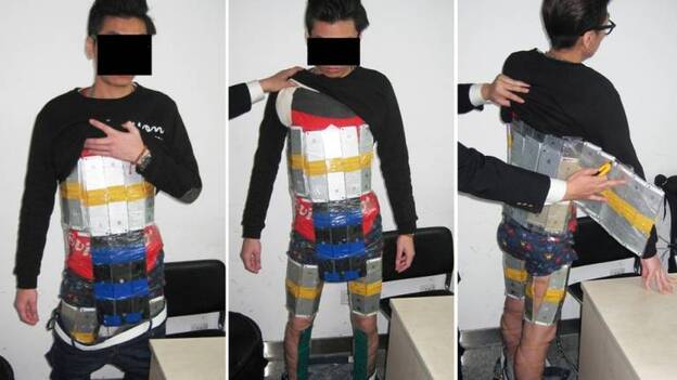 Intenta pasar la frontera con 94 iPhones sujetos con cinta adhesiva al cuerpo