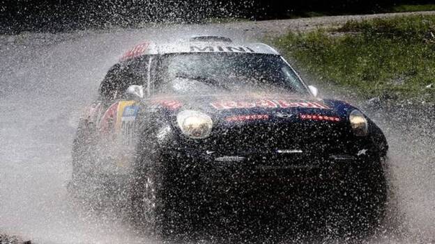 Al-Attiyah gana su quinta etapa y aventaja a De Villiers en casi media hora