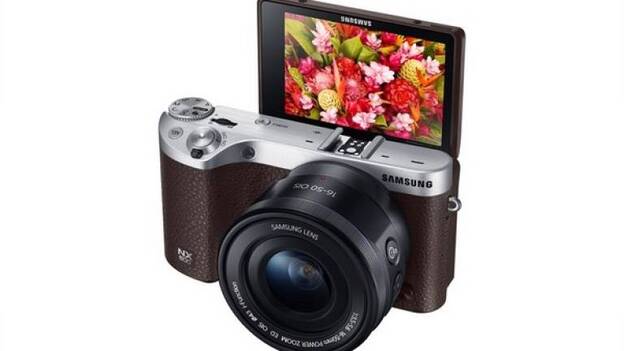 Samsung presenta su cámara NX500 con sensor de 28 MP y conectividad inalámbrica avanzada