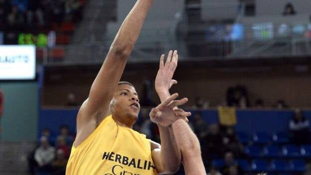 El Herbalife sale apalizado de Vitoria (109-70)