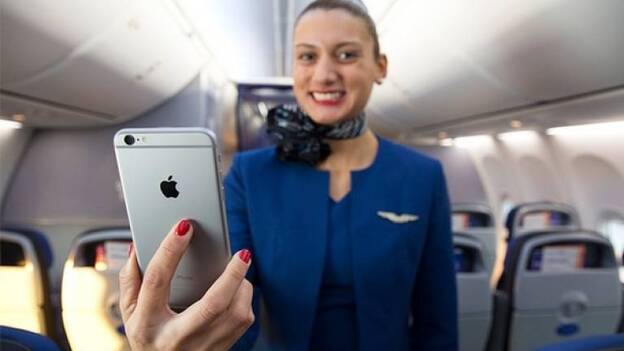 Con un iPhone 6 o 6 Plus y Apple Pay ya puedes comprar comida en los aviones