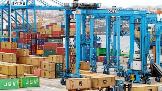 La caída del crudo ahorra a Canarias 1.200 millones