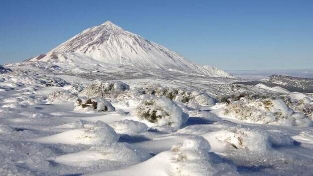 Cerrados los accesos al Teide por La Esperanza y La Orotava por hielo y nieve