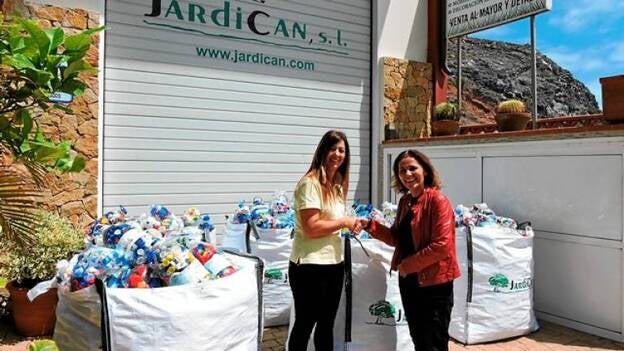 Solidaridad a razón de 150 kilos de tapones