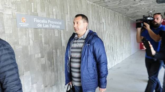 El capitán del Oleg Naydenov: "Fue un error llevarse el buque fuera del muelle"