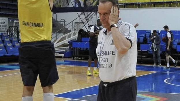 Aíto: «Hay una posibilidad entre mil, pero iremos a tope»