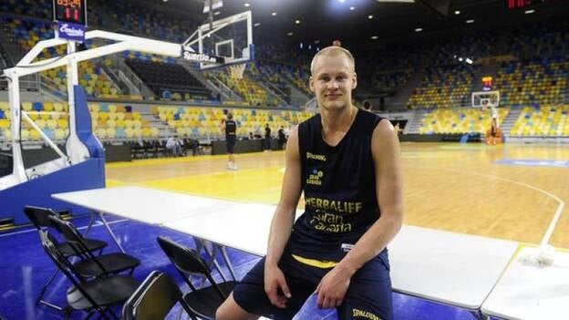 Sasu Salin: «¿Un resultado? Ganamos por nueve, que es mi número»