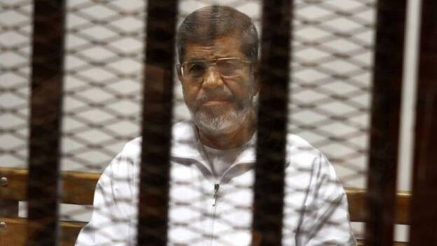 El expresidente egipcio Mohamed Mursi, condenado a muerte por filtrar secretos de estado