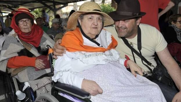 Fiesta canaria en el centro sociosanitario El Pino