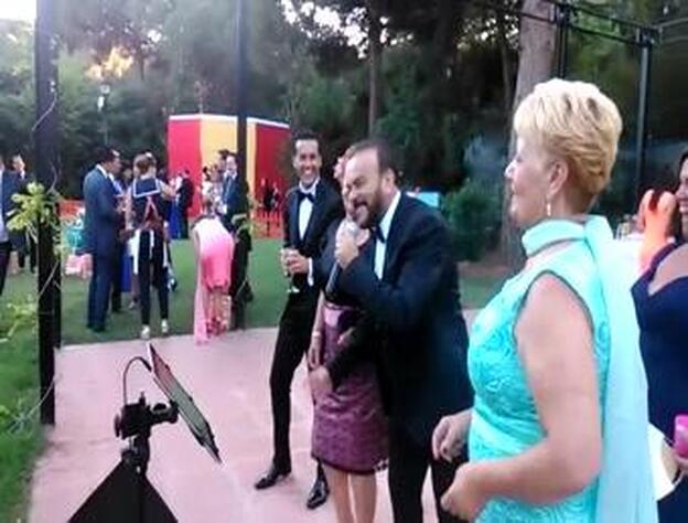 Pepe Benavente, estrella invitada en la boda de Pedrito