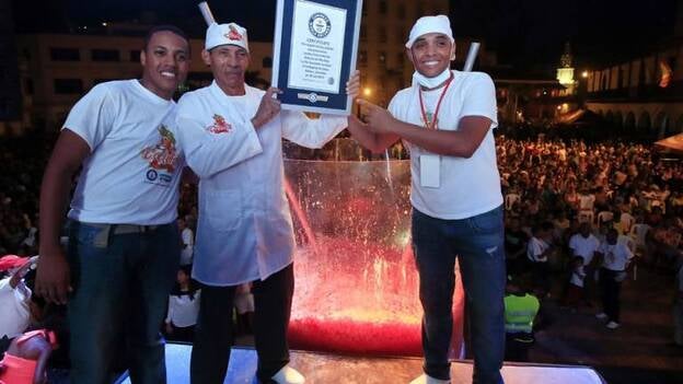 Récord Guinness al mayor cóctel de camarón del mundo