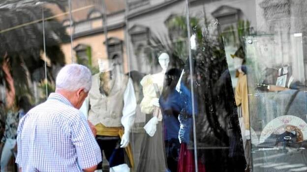 El Cabildo se engalana por las fiestas de la patrona de la Isla