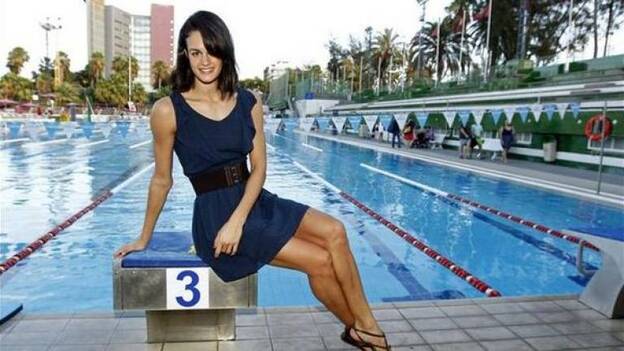 La RFEN concede a Thaïs Henríquez su insignia de oro y brillantes