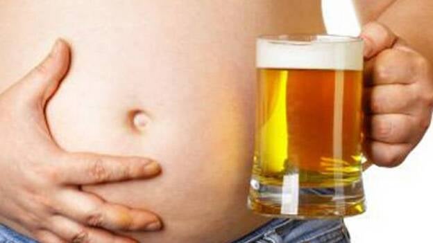 Un estudio muestra que el consumo de cerveza no produce la llamada 'barriga cervecera'