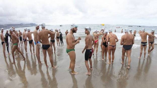 Se adelanta a las 9:30 horas la travesía a nado de las Canteras