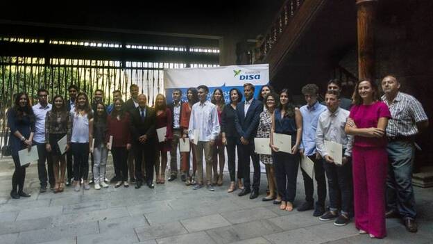 Estudiantes canarios premiados por la Fundación DISA