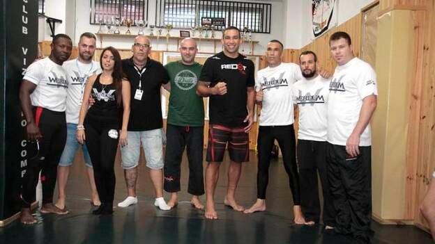Werdum da lecciones en el Arena