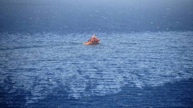 Concluyen las tareas de extracción y sellado del pesquero Oleg Naydenov