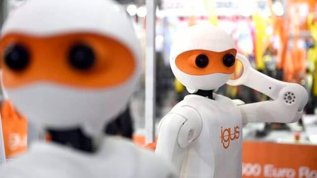 Los robots interactivos conquistan Tokio