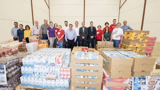 Los empresarios de Arinaga entregan a Cáritas más de 12.000 kilos de alimentos
