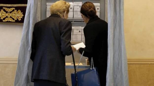 Los primeros votantes del 20D