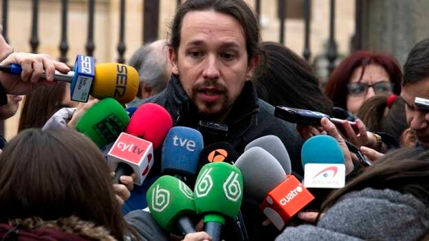 Iglesias defiende ante Sánchez la conveniencia de un referéndum en Cataluña