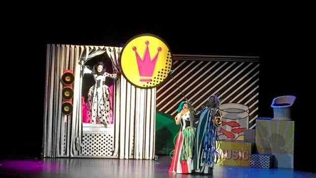 Israel Reyes: "En los cuentos, las bodas son precipitadas"