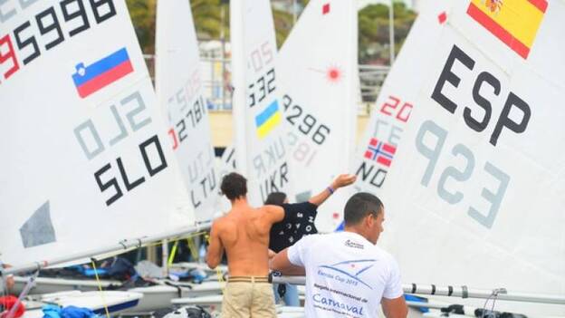 La falta de viento frustra la primera jornada del Trofeo Isla de Gran Canaria