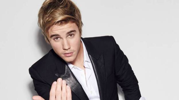 Justin Bieber coloca tres sencillos en lo más alto de la lista británica