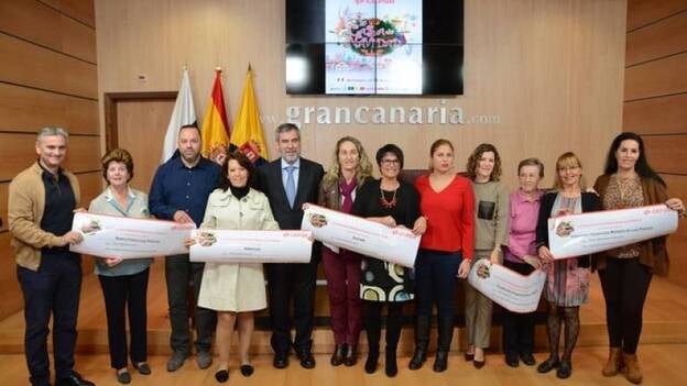 Cinco ONG reciben 16.500 euros recaudados en la Casa de Navidad
