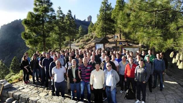 El colectivo arbitral de Suiza visita el Roque Nublo