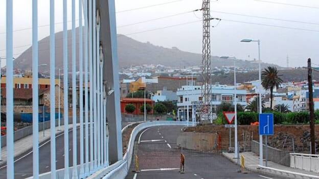 El pacto rescata la expropiación de la torreta de luz del viaducto