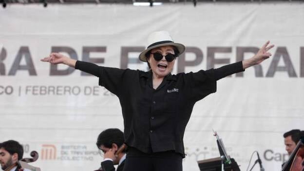 Yoko Ono inaugura el 'Árbol de los deseos para México'