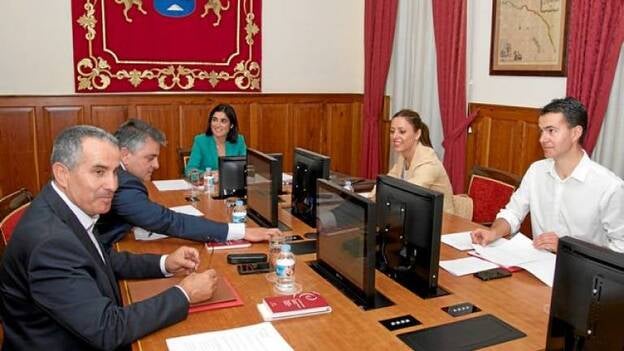 Los diputados trabajarón 80 horas en febrero