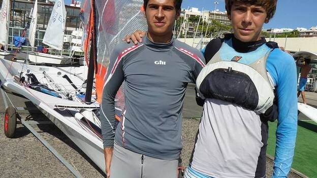 Andrés Barrio y Néstor Vega brillan en 29er