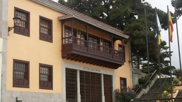 El Ayuntamiento de La Victoria exige el pago de una multa de tráfico de 900 euros al exalcalde