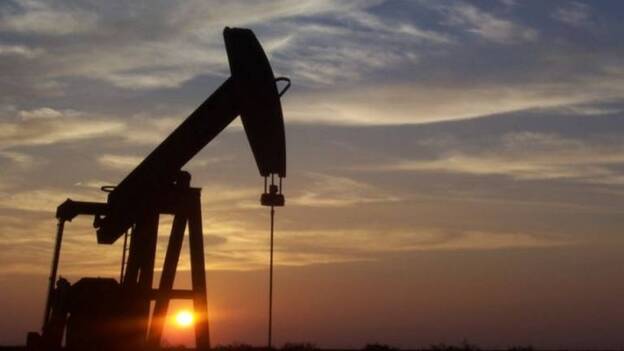 Riad, Moscú, Caracas y Doha acuerdan congelar la producción de petróleo