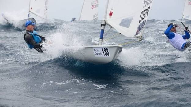Nick Thompson comienza mandando en la bahía grancanaria