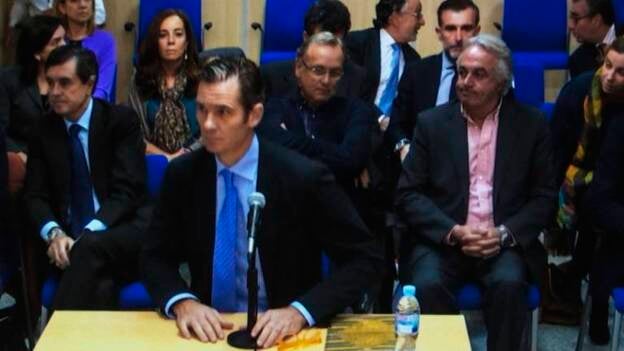 Urdangarin admite que Aizoon se creó para canalizar sus honorarios pero desvincula a la Infanta