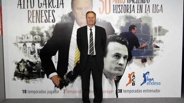 Honores para el maestro Reneses