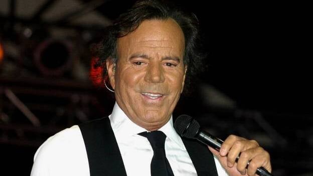 Julio Iglesias actuará en julio en Tenerife y La Palma