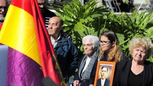 'Dignidad' con los fusilados de la Guerra Civil