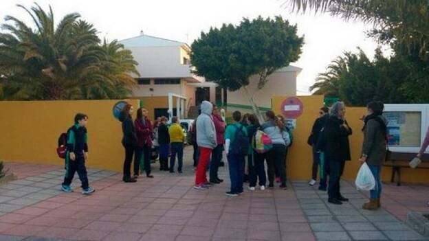 Una banda de niños roba de tres IES de Santa Lucía 171 ordenadores