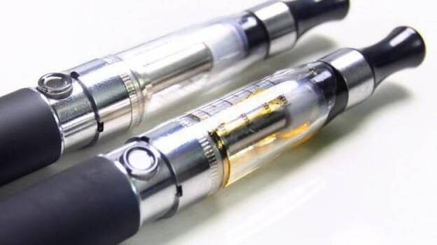 Usar cigarrillos electrónicos hace más difícil dejar de fumar