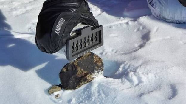Recogen 570 nuevas muestras de meteoritos en la Antártida